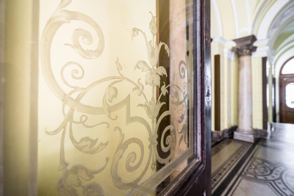 Apartamento Krudy Gyula Stunning Fancy Downtown Spot With 2 Br